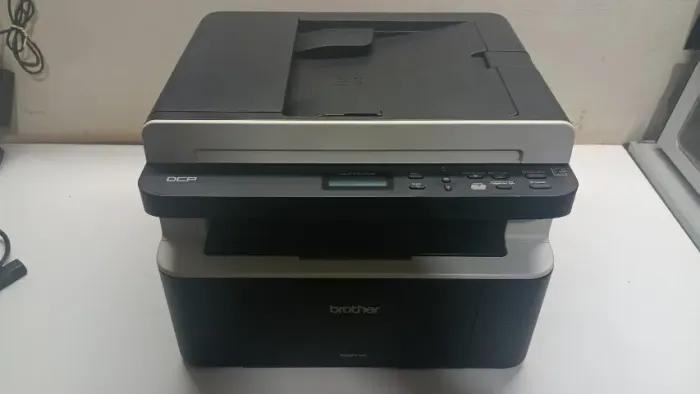 Impressora multifuncional monocromática Brother DCP DCP-1617NW 127V