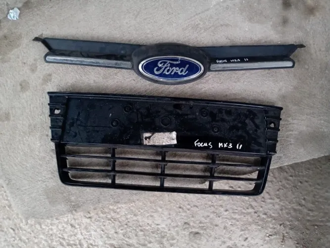 Grade frontal Ford Focus 2014 (Leva as 2 grades)