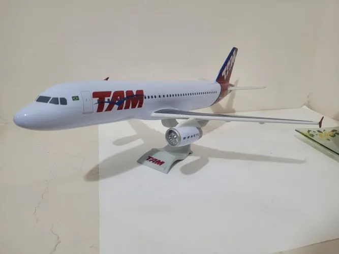 Maquete aviao Airbus A320 TAM