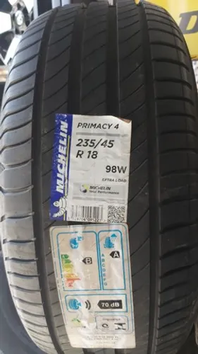 Pneu 235/45 R18 Michelin