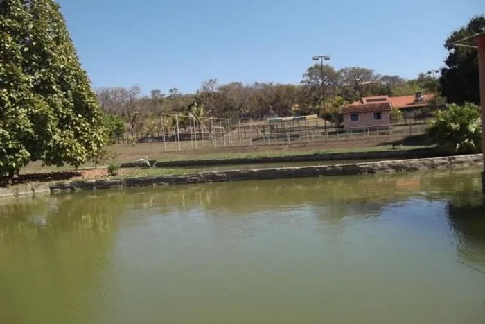 Sitio 15.000m² casa,piscina privativa e externa,2 açude,córrego no fundo,Baldim.