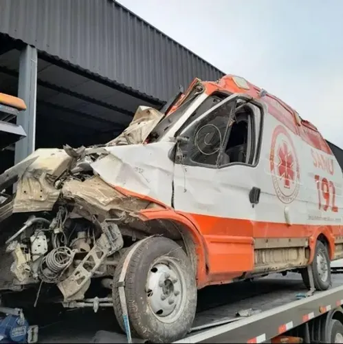 Sucata para retirada de peças - iveco