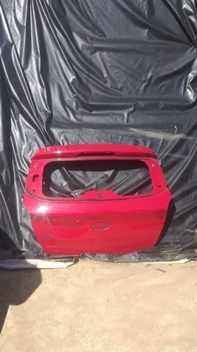 Tampa traseira Ford KA 2015 Usada
