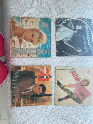 Lotes de Vinil. Quiser negociar negociamos, na compra de 2 ou mais faço um desconto bom 