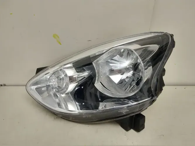 Farol esquerdo Nissan New march 14/18 original 