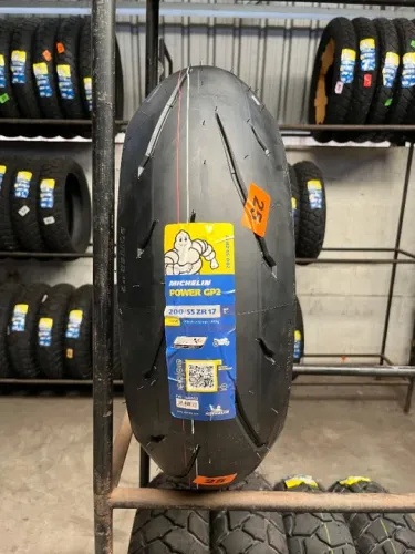 Pneu Michelin Power GP2 200/55-17 Bmw S1000RR/Ducati Pinagale V4/Monster/Cbr1000RR/R1
