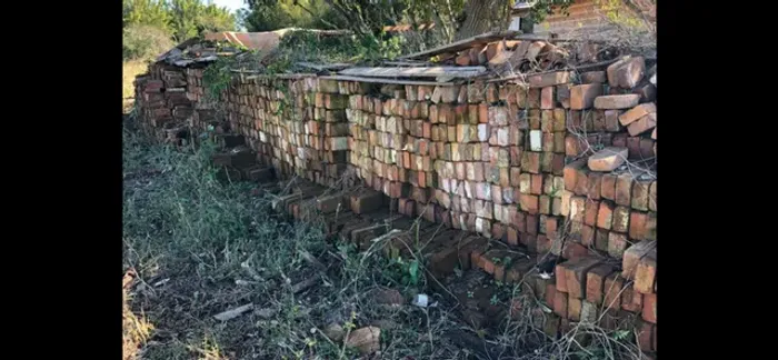 Tijolo de demolição - Retirar no local - usados - tijolos