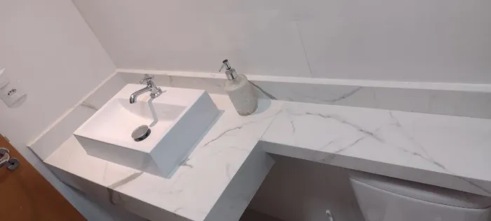 Pia de banheiro de porcelanato