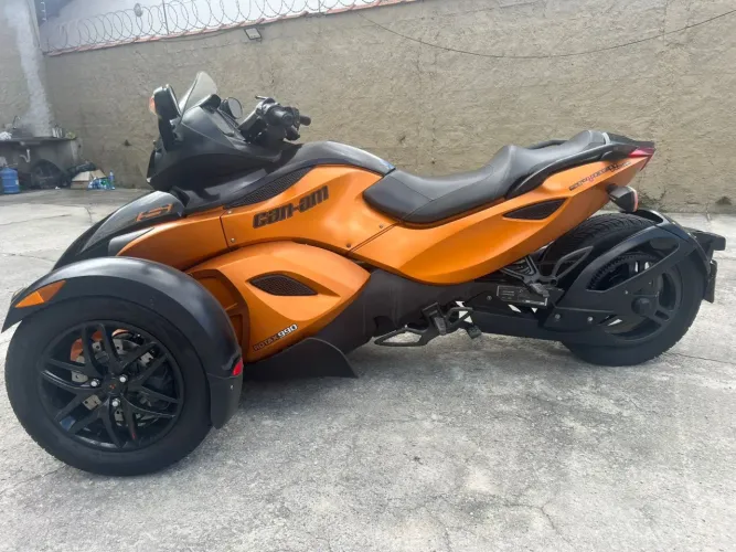  BRP CAN AM SPYDER RSS 2011AUTOMÁTICO APENAS 13 KM RARIDADE 