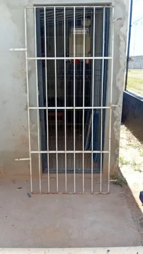 Vendo uma grande de ferro 