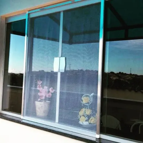 Tela mosquiteira box e fecha/ en acrílico 