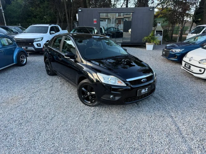 Ford Focus Sedan 2.0 