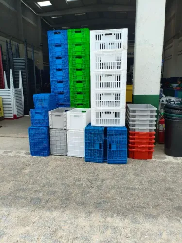 Caixas Plásticas, galéias, bandejas, lixeiros. Apartir de 35,00