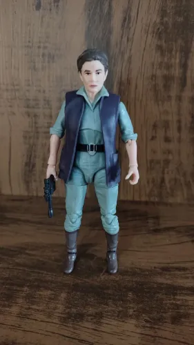 Action Figure Princesa Leia versão mais velha - Star Wars