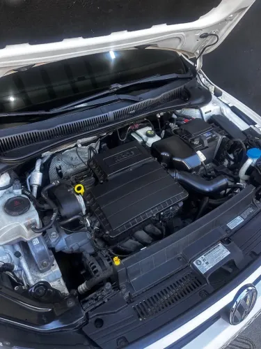 Vendo veículo polo. Carro de procedência. Dispenso curiosos. 