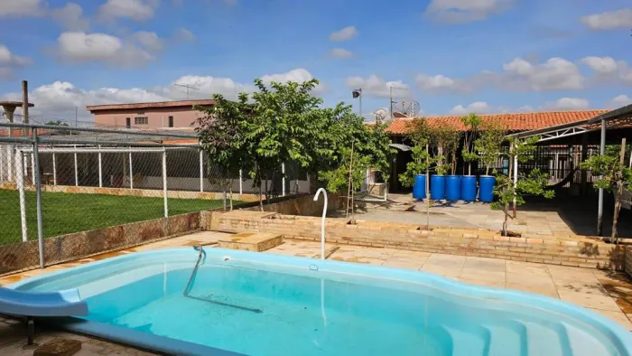 Casa para venda tem 1740 metros quadrados com 1 quarto em Portal da Alegria - Teresina - P