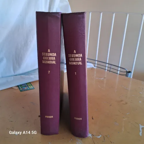 Livros-A Segunda Guerra Mundial -2 volumes 