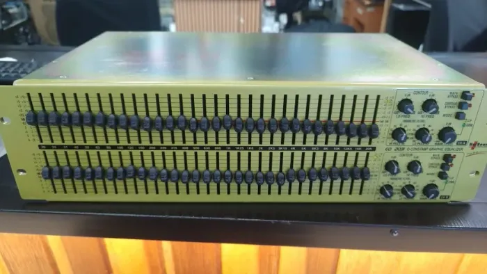 equalizador grafico HOTSOUND EQ 2031  perfeito estado 