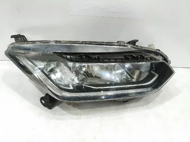 Farol direito Honda City 2018 2019 2020 2021 original detalhe