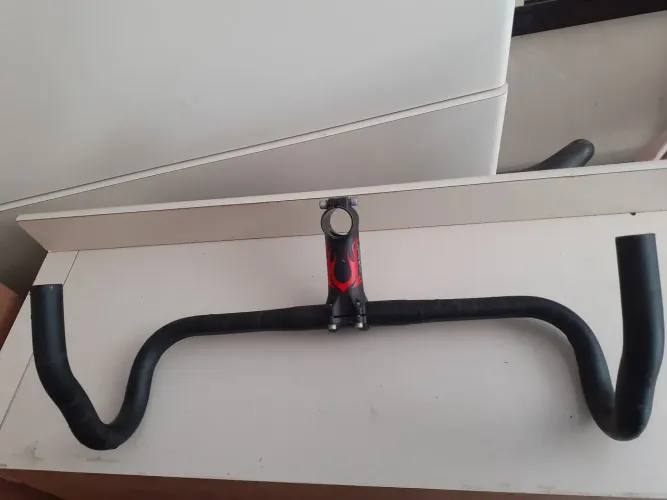 Guidão ergonômico com mesa