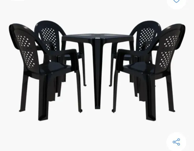 Conjunto de Mesa e Cadeiras