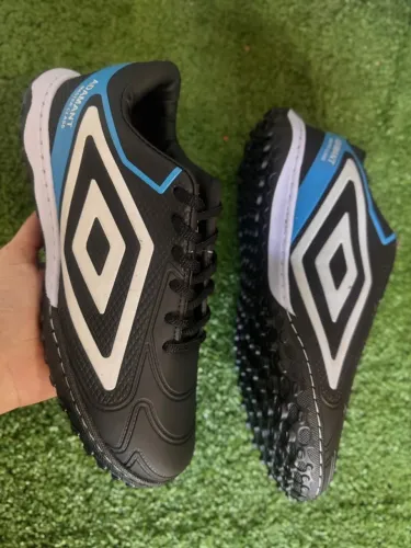 Chuteira umbro society