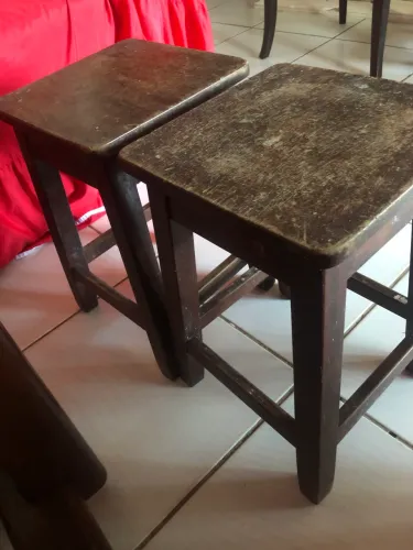 Banco de madeira maciça