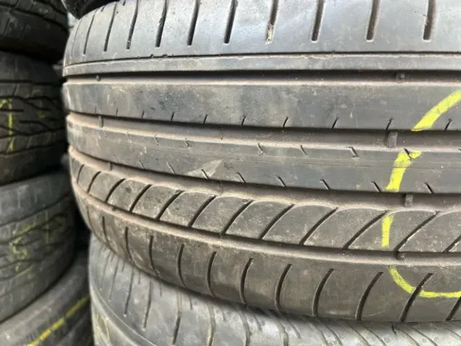 Pneu 215/50/17 Gody 70 % Vida Util.