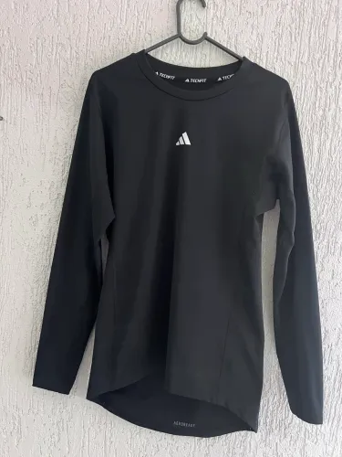 Camiseta adidas techfit