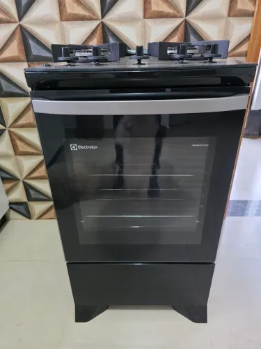 Fogão Electrolux com Forno Elétrico e 4 Bocas