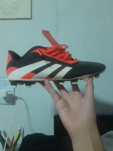 CHUTEIRA ADIDAS TAMANHO 40