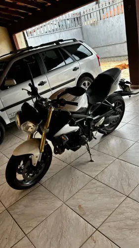 Triumph Street triple 675