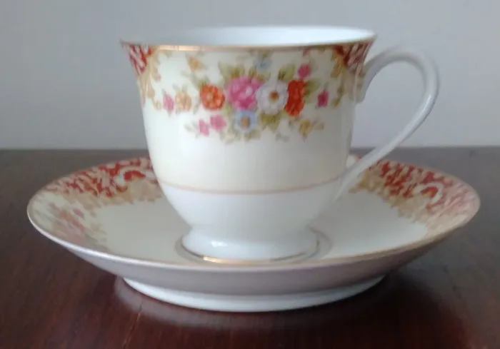 Xícara / pires café porcelana Japonesa.