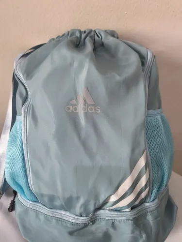 Mochila da Adidas (Nova).