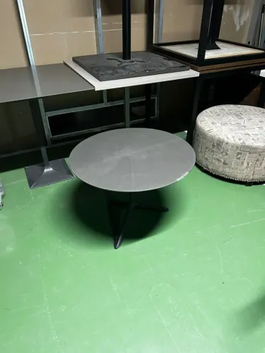 Mesa Redonda (Com Danificação na Lateral)