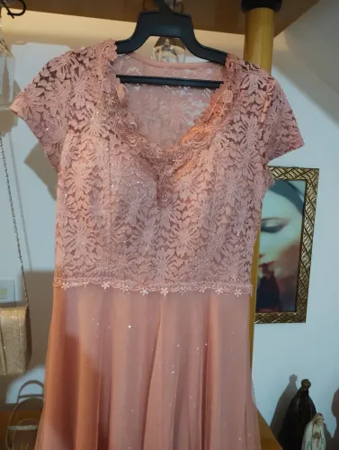 Vestido festa madrinha mãe Rosé sandália e bolsa dourados, renda e brilho, usados uma vez