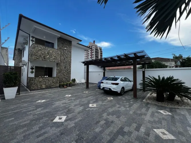 À venda | 400 m², Oportunidade para Investidores, 3 apartamentos, 10 vagas e espaço gourme