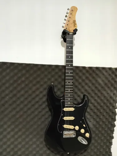 Guitarra Tagima Classic Séries T 635. Som Top