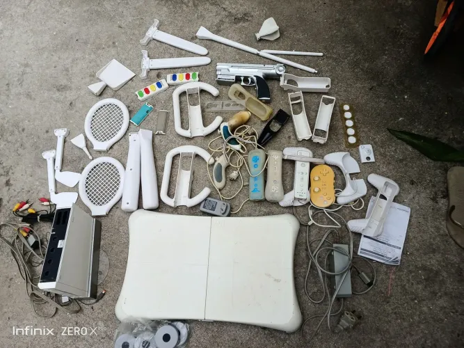 Nintendo Wii com maioria dos acessórios Funcionando 