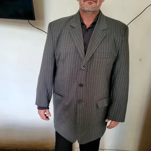 Blazer risca de giz cinza