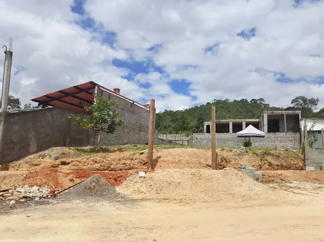Terreno na frente do Rio em Dias Davila