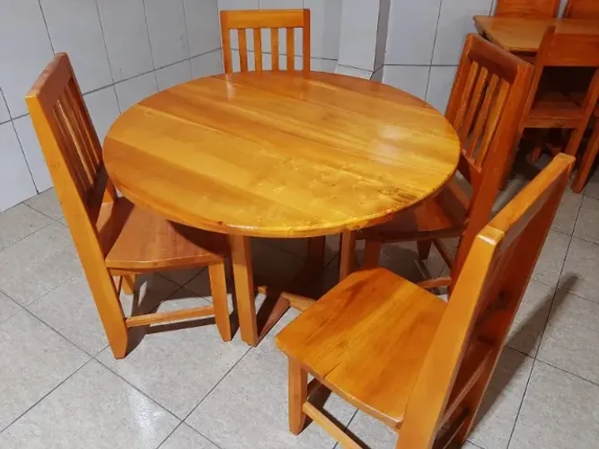 Mesa linda redonda de madeira jequitibá rosa, mesa de jantar 110cm e 1m de altura