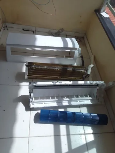 LIMPEZA DE AR CONDICIONADO