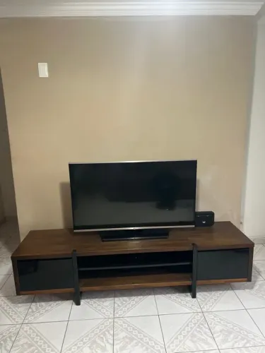 Rack de TV (madeira maciça)