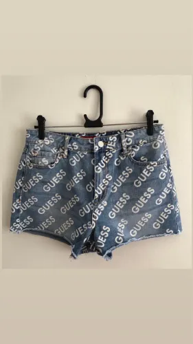 Short jeans número 38 da Guess