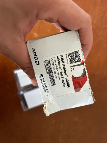 Processador AMD Athlon 3000G + 16GB RAM