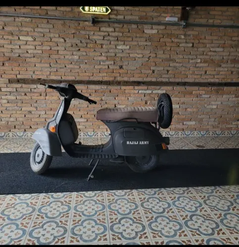 Lambreta Bajaj Army - Conservada! VENDO OU TROCO