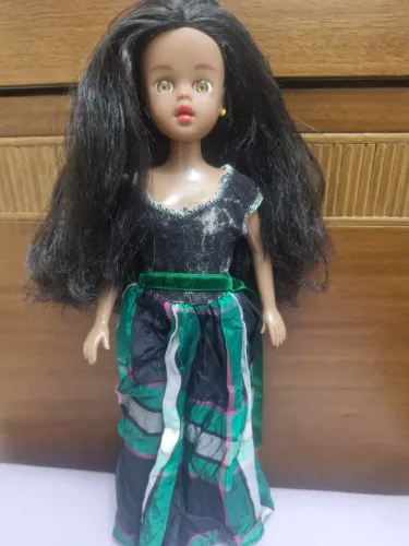 Antiga boneca Susi negra da Estrela
