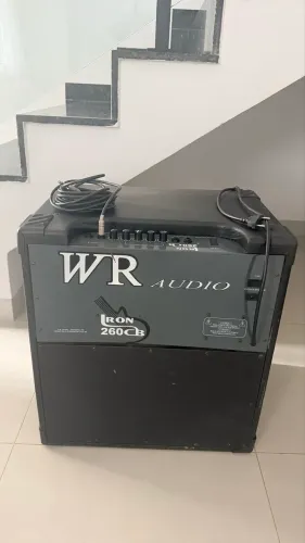 Amplificador combo para contrabaixo WR Audio Iron 260CB