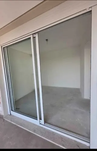 Porta alumínio persiana 2,00 X 2,28 ( tenho 2 iguais)
